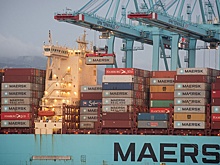 Контейнерный перевозчик Maersk запустил суда через Россию в обход Суэцкого канала