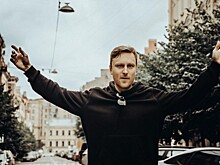 Жители Рубинштейна требуют запретить концерты уличного пианиста