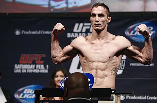Экс-бойца UFC будут судить по делу о попытке нападения на полицейских