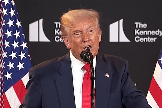 Трамп введет пошлины для торгующих с Ираном стран, но отменит платежи на товары из Индии