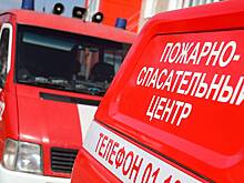 Строительные леса горят у одного из павильонов ВДНХ