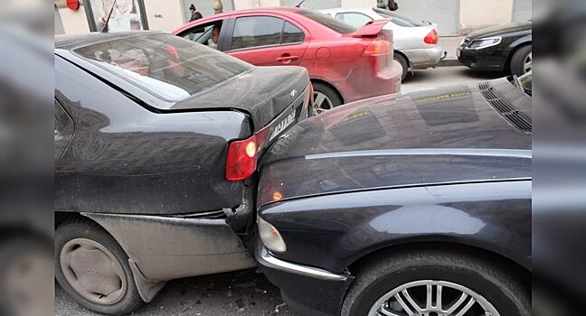 Можно ли избежать ДТП, если автомобиль спереди резко затормозил