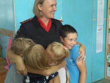 Десант транспортных полицейских высадился в зауральском поселке