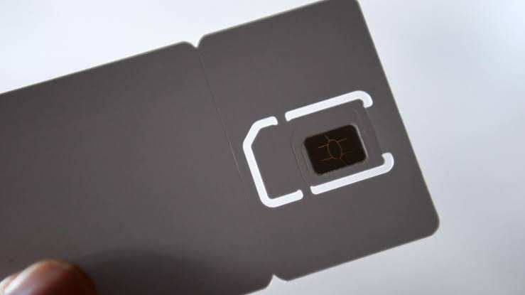 Названа причина проблем россиян с зарубежными eSIM