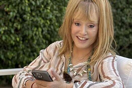 Актриса Яна Поплавская назвала законы в РФ слепыми из-за пенсии Пугачевой