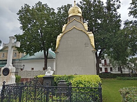 «Долголеты» ЦСО «Гагаринский» посетили на «Добром автобусе» Новодевичий монастырь