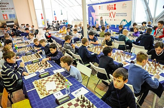 Ученики школы № 1883 принимают участие в шахматном турнире