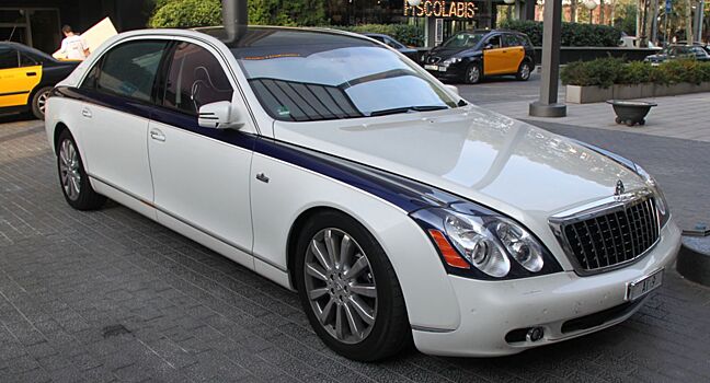 Maybach 62 и BMW 760Li, несмотря на свой вес, удивительно быстры