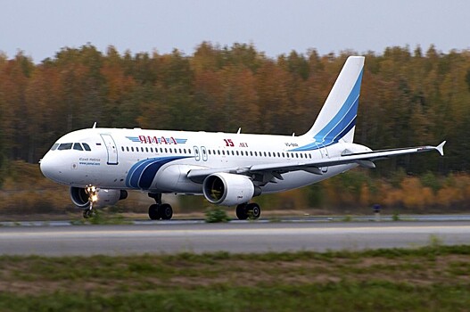 АК "Ямал" отказалась от покупки 10 самолетов SSJ-100 из-за расходов на обслуживание