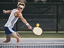 Пиклбол: пинг-понг, теннис и бадминтон в одном спорте, как появился, правила игры и за что его любят