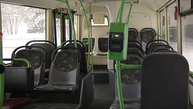 В автобусах Ноябрьска устанавливают системы бесконтактной оплаты проезда