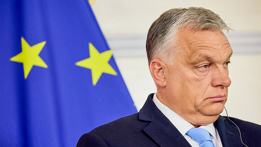 Лахбиб: Венгрия препятствует политике ЕС, ее нужно лишить права вето