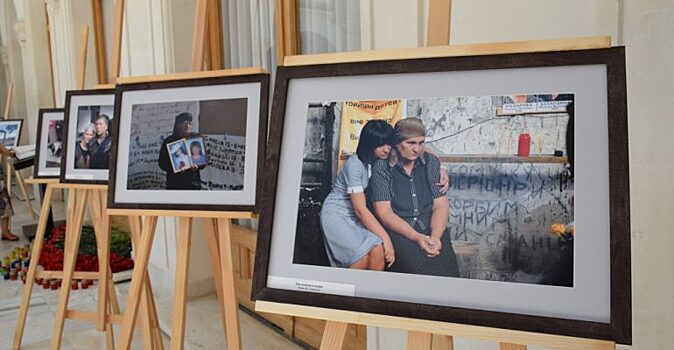 Учителя из школы Беслана приехали в Крым на открытие выставки о трагедии