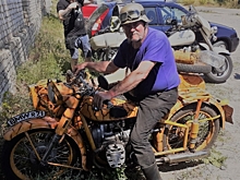 В Волгоград приехал самый пожилой байкер страны