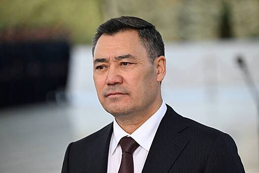 Президент Киргизии запретил чиновникам дарить ему подарки на день рождения