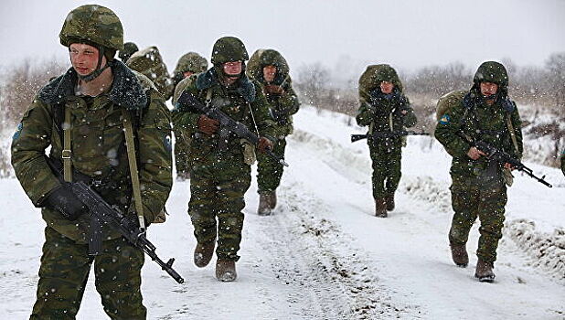Российским военным изменят условия контрактов