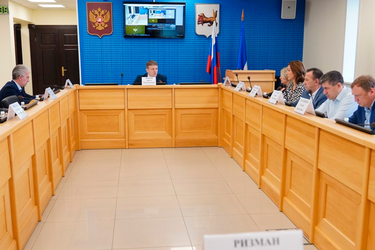 Заксобрание Приангарья предложило новые меры для привлечения врачей в малые города