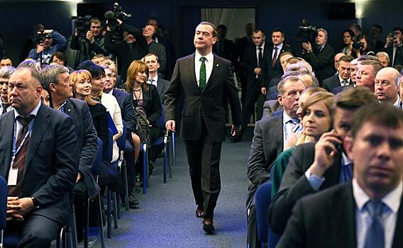 Кульбит Медведева: Из экс-президента – в балласт «Единой России»