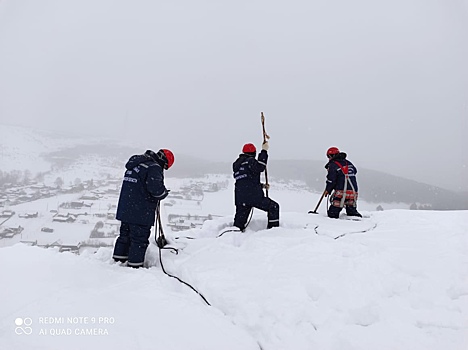 В Усть-Катаве спасатели предотвратили сход снежной лавины на дома жителей