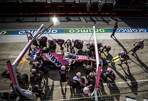 В Racing Point объяснили, зачем позвали Переса на пит-стоп под сейфти-каром