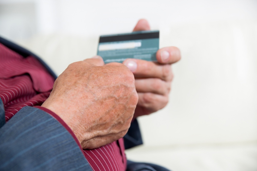 Адвокат Гордеев: Пенсионерам-дропперам грозит уголовная ответственность