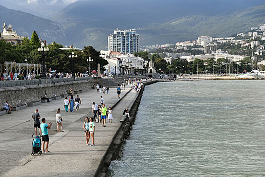 "Ъ": в июле россияне забронировали в 1,5 раза больше зарубежных отелей