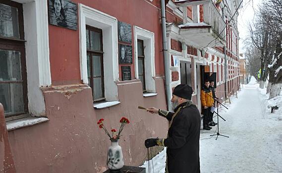 В Рыльском районе открыли 4 мемориальные доски в память о погибших на СВО