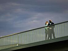 COVID-19: полиция покарает женщин за секс на стороне