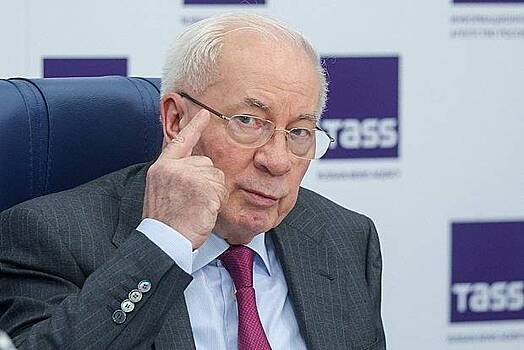 Азаров предрек Украине разрушение при Зеленском