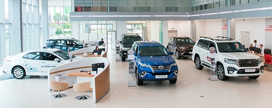 Эксперт: с 2021 года россияне не смогут купить машину