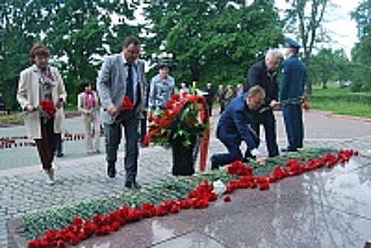 В Зеленограде состоялись возложения цветов и венков к мемориальным комплексам города