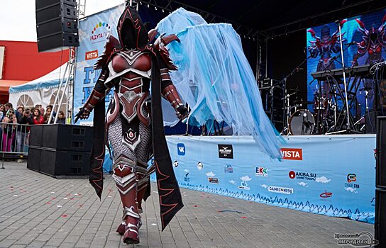 В Екатеринбурге на фестивале ГикКон прошло яркое косплей-шоу