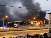 Остановившегося для помощи пострадавшим от взрыва в Махачкале мужчину сбила машина