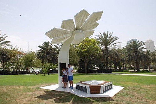 В Дубае сделали смарт-пальму