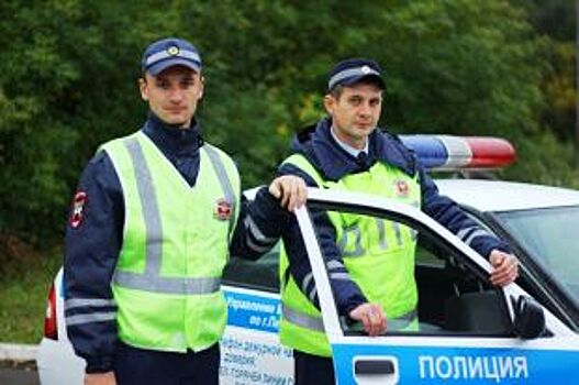 Рожаем! Пермские полицейские домчали пермячку со схватками до больницы