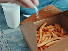 Названы вызывающие отечность продукты