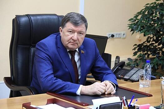 Лиханов предложил законодательно установить сроки принятия бюджета