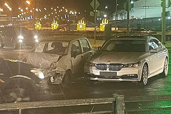 Служебный автомобиль министра российского региона попал в ДТП