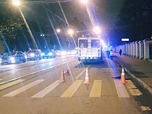 Троллейбус насмерть сбил скейтбордистку на переходе в Петербурге