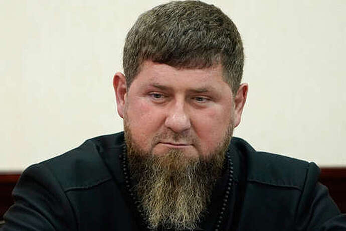 Глава Чечни Кадыров выложил видео "быстрого превращения в номер 200" бойцов ВСУ
