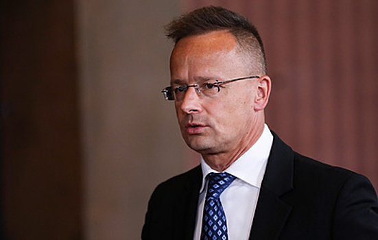 Венгрия и Словакия заблокировали план ЕК по отказу от энергоносителей из РФ