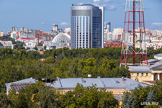 Бизнес-центр в Екатеринбурге банкротят за долги по налогам