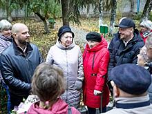 В Курске обсудили благоустройство двора на Ломакина, 9 рядом с реконструируемым мемориалом