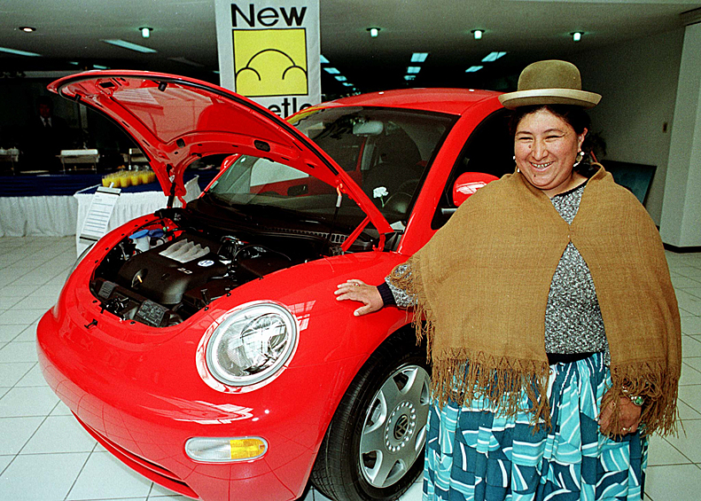 До Второй мировой Volkswagen успел выпустить лишь несколько сотен «Жуков». Серийная сборка Volkswagen началась уже после войны, под контролем британской армии.  