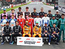 Групповое фото гонщиков Формулы-1 на старте нового сезона