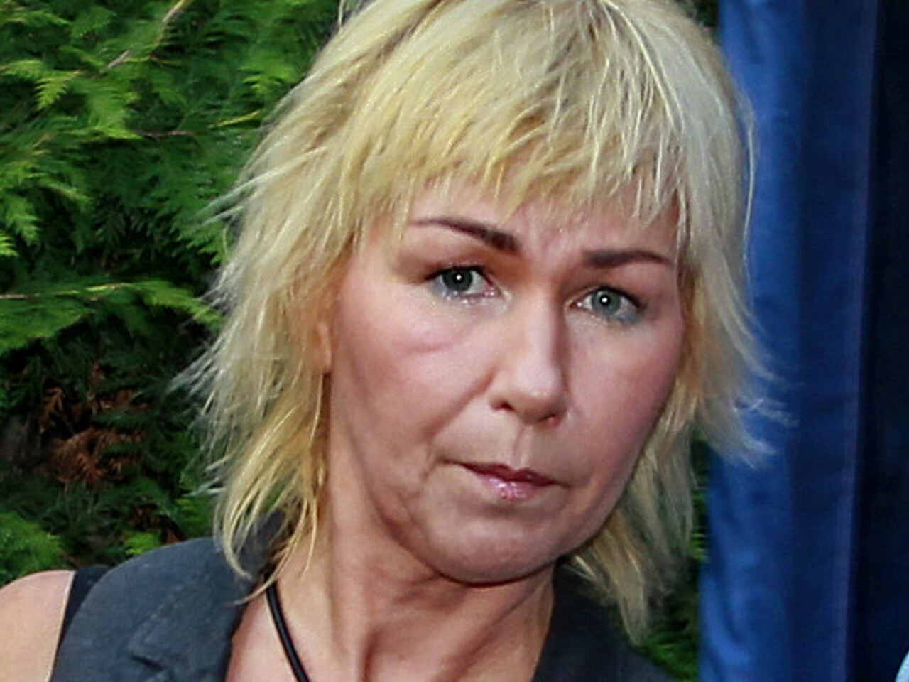 Кеуделері үлкен, бөкселері бар қыз