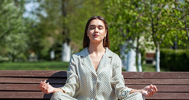 Почему молодежь ходит в офис в пижаме, а звезды наряжаются в халаты