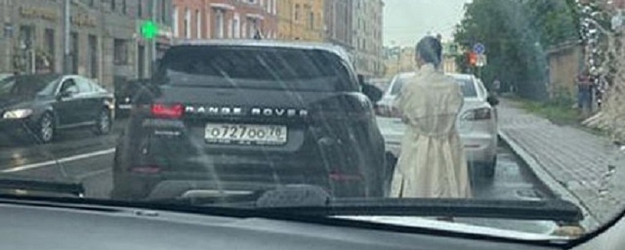 В Петербурге автомобиль экс-депутата Госдумы сбил ребенка