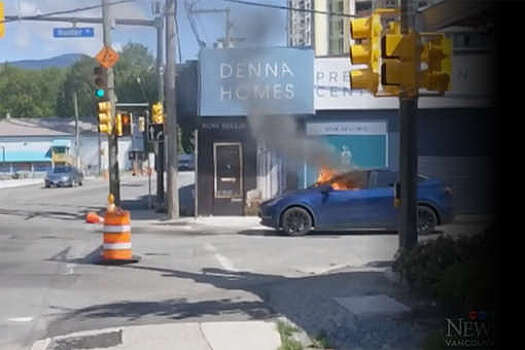 Джамиль Джута оказался заперт в горящем электрокаре Tesla во время поездки по Ванкуверу