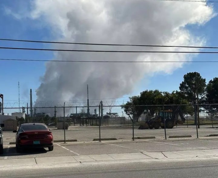 В США произошел взрыв на нефтеперерабатывающем заводе